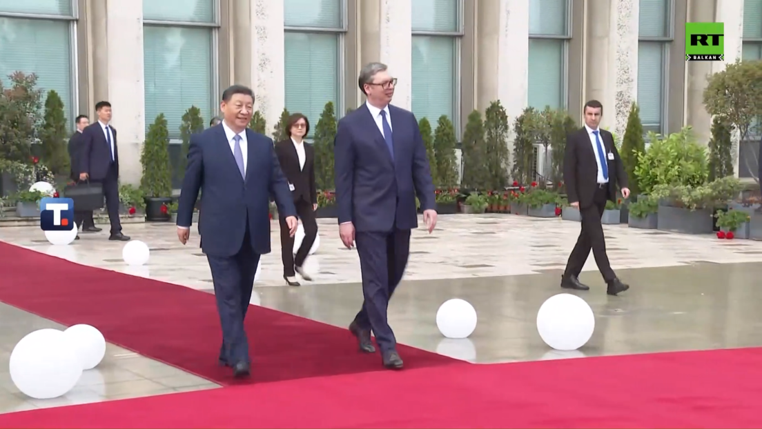 Свечани дочек за председника Кине испред Палате "Србија"