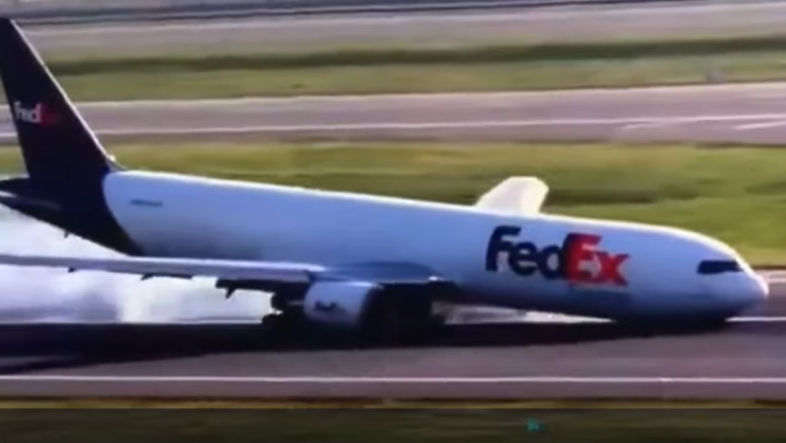 Avion Boing 767 sleteo na trup (VIDEO)