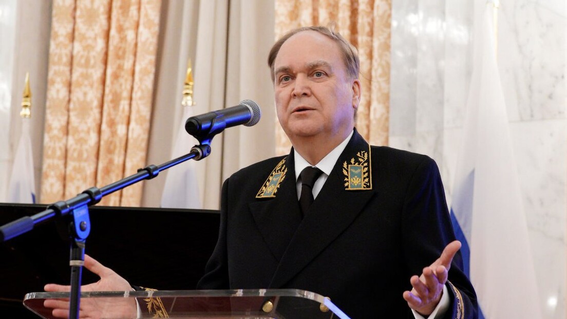 Antonov: Zapad je Ukrajinu pretvorio u laboratoriju za brisanje istorije