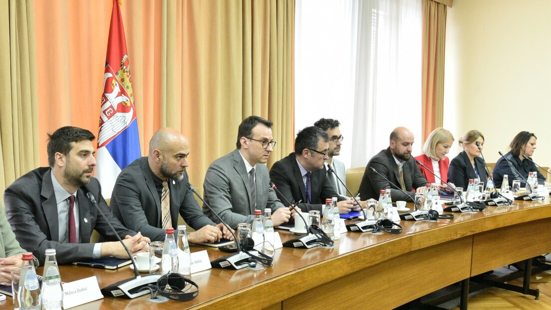 Petković sa ambasadorima Kvinte: Hitno rešiti pitanje upotrebe dinara na Kosovu i Metohiji