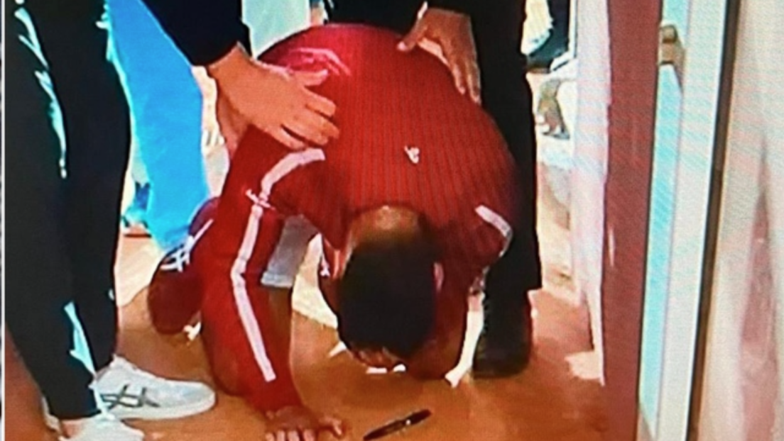 Skandal u Rimu, Novaka pogodili flašom u glavu dok je davao autogram