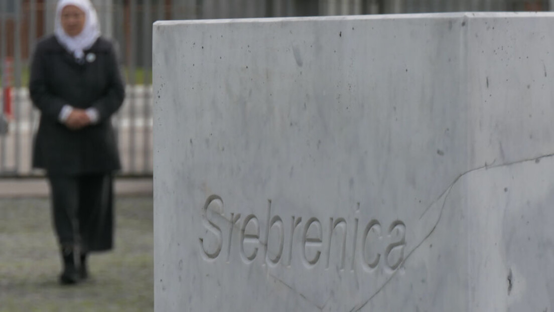 Visoki predstavnik UN za vreme rata u BiH: Veliki broj sahranjenih u Srebrenici donet iz drugih mesta