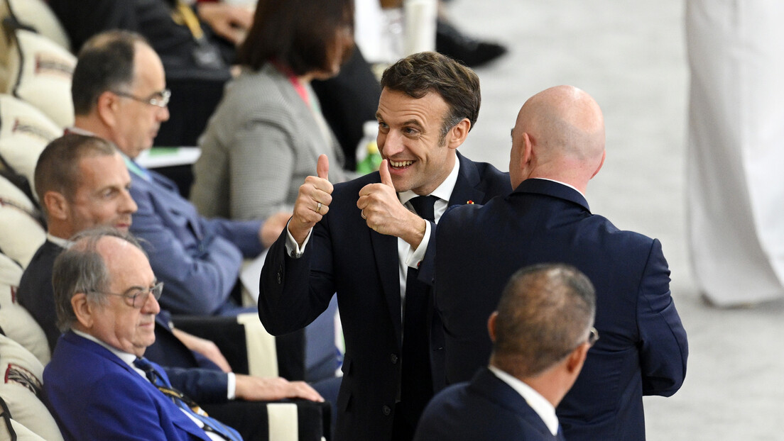 Predsednik francuskog Senata: Makron negira realnost
