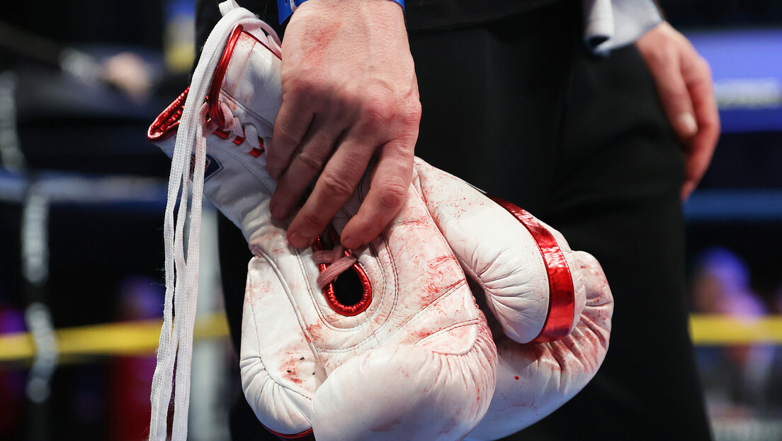 Britanski bokser preminuo u ringu posle nokauta