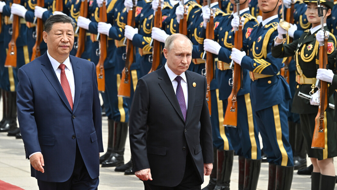 Два господина с коферима: Какве су поруке Западу упутили Си и Путин