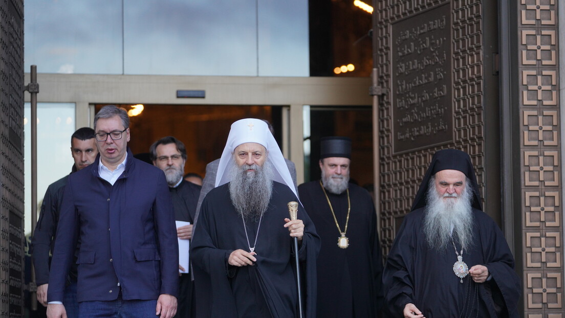 Vučić i Dodik sa patrijarhom na službi u Hramu Svetog Save uoči puta u Njujork (FOTO)