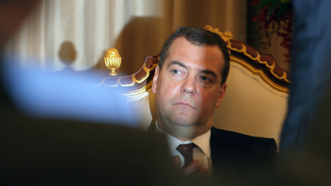 Медведев о Зеленском: Треба му судити, или га ликвидирати као терористу