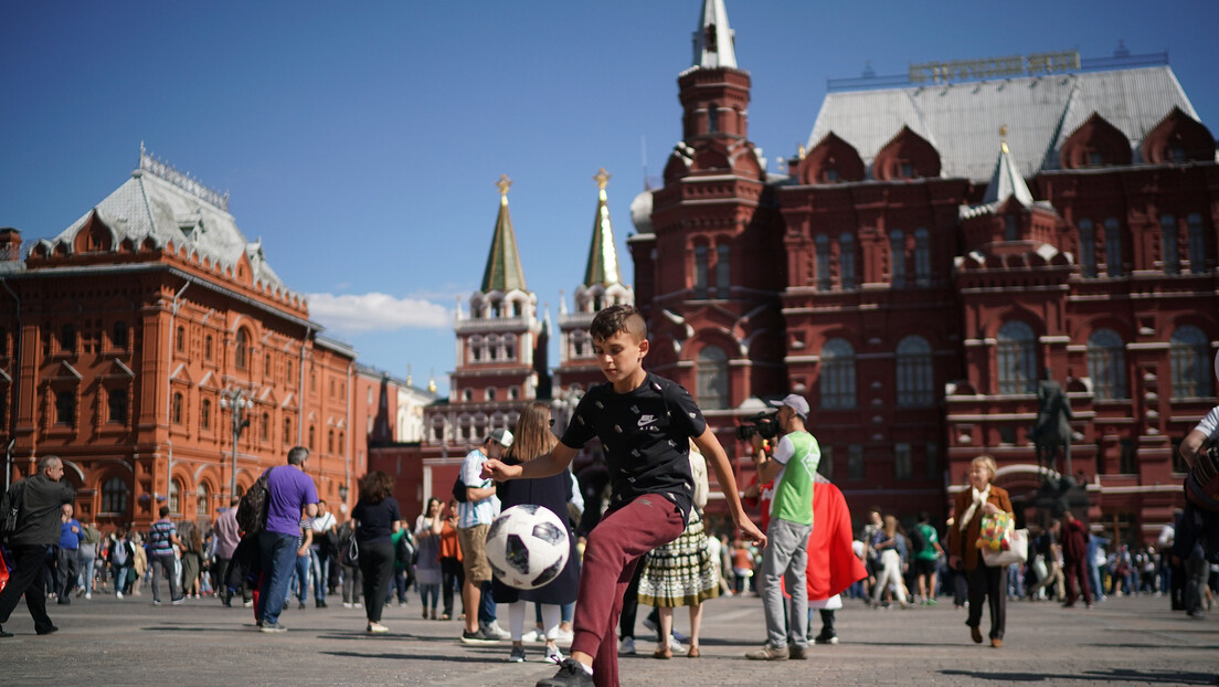 Rusija zabranjuje međunarodna usvojenja dece sa državama koje podržavaju transrodnost