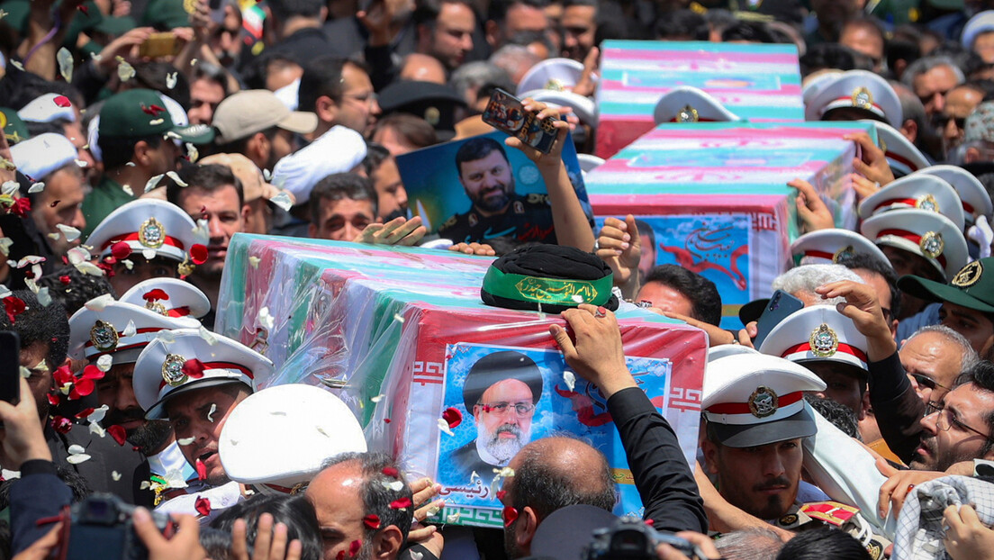 Raisi sahranjen u rodnom gradu Mašhadu u prisustvu tri miliona građana