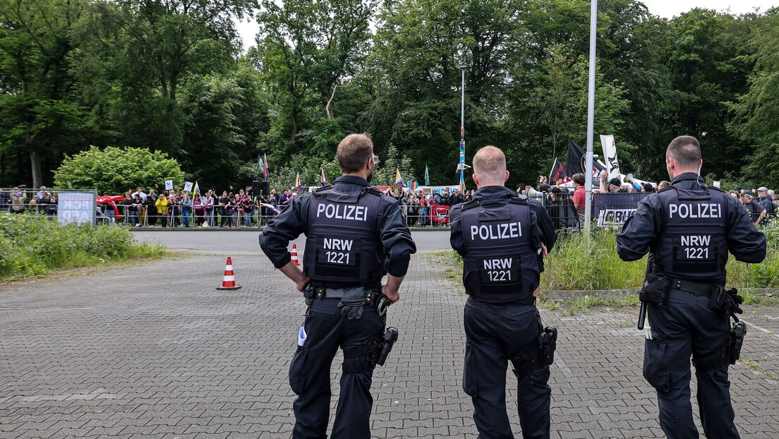 Учестали напади на политичаре у Немачкој и "баук Вајмара"