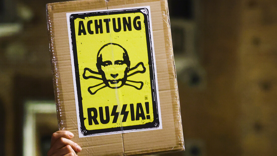 Руски обавештајци: САД планирају да распламсају хистерију и страх од Руса