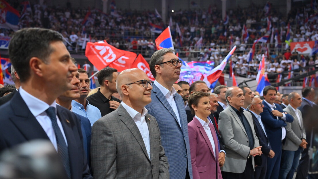 Vučić u Nišu: Ova izborna utakmica je teška, plašim se samo Boga i suda svog naroda