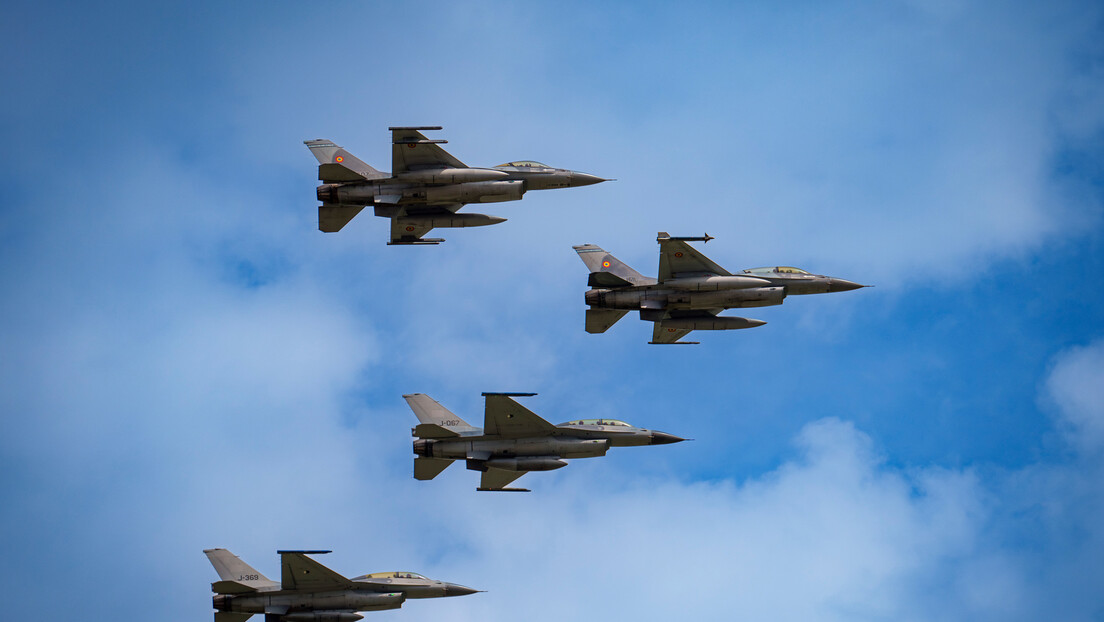 Холандија поклања 24 авиона Ф-16 Украјини: Можете да гађате Русију и далеко од границе код Харкова