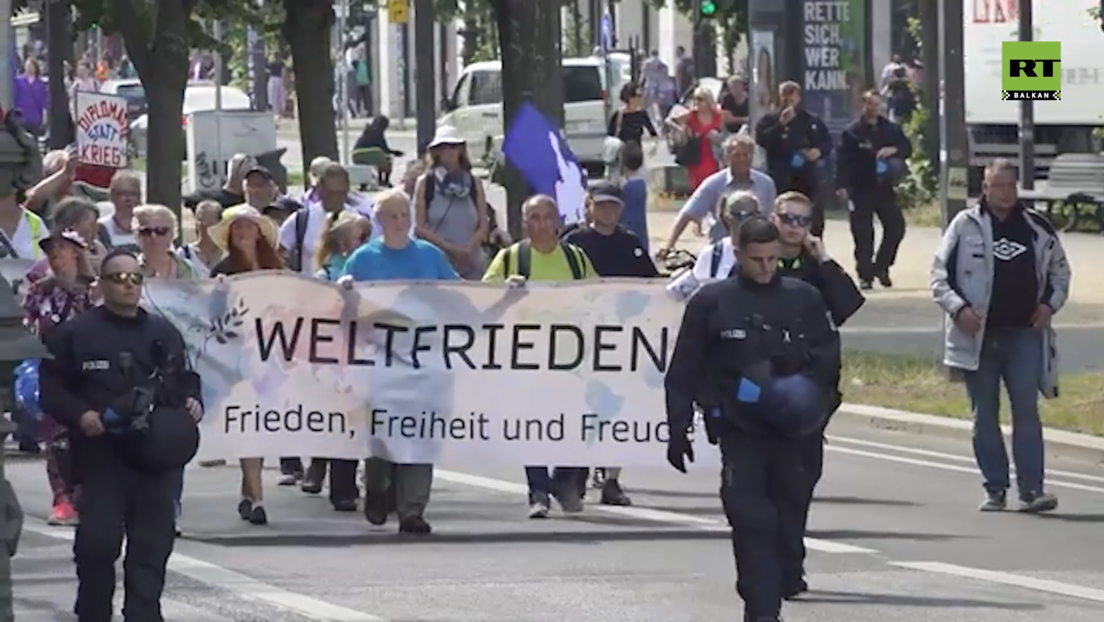 Marš Berlinom protiv NATO: "Nemačka prima naređenja od Vašingtona"