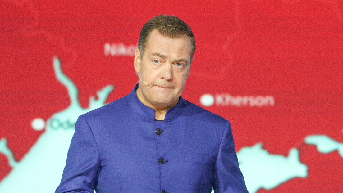 Medvedev: Svaki neprijatelj Amerike je naš prijatelj