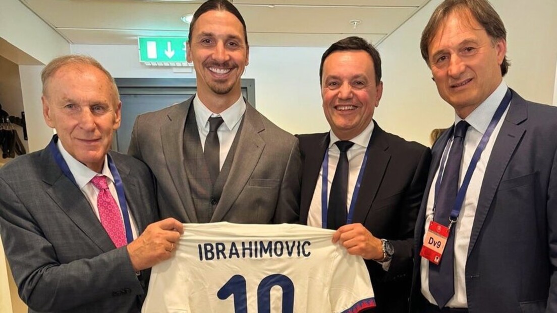 Poklon za ispraćaj legendarnog napadača - FSS uručio Ibrahimoviću "desetku" Srbije
