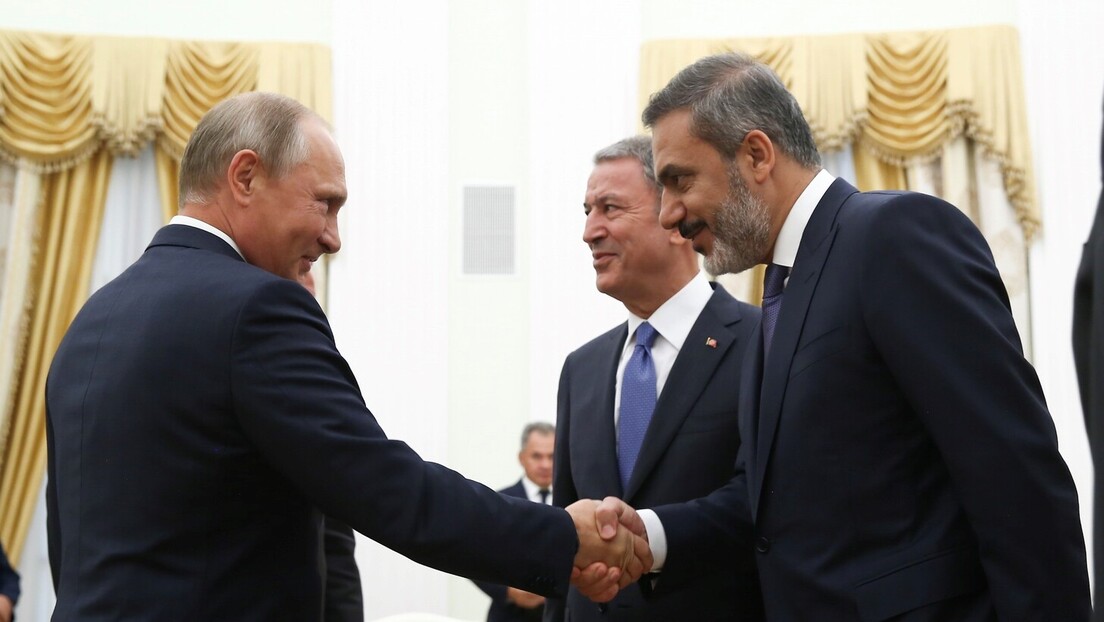 Путин са Фиданом: Подржавамо тежњу Анкаре ка БРИКС-у
