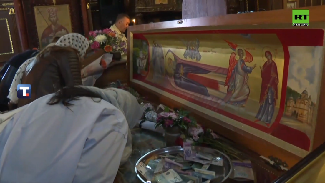 Почела прослава Спасовдана: Верници у Вазнесењској цркви целивају мошти Светог Јустина Ћелијског