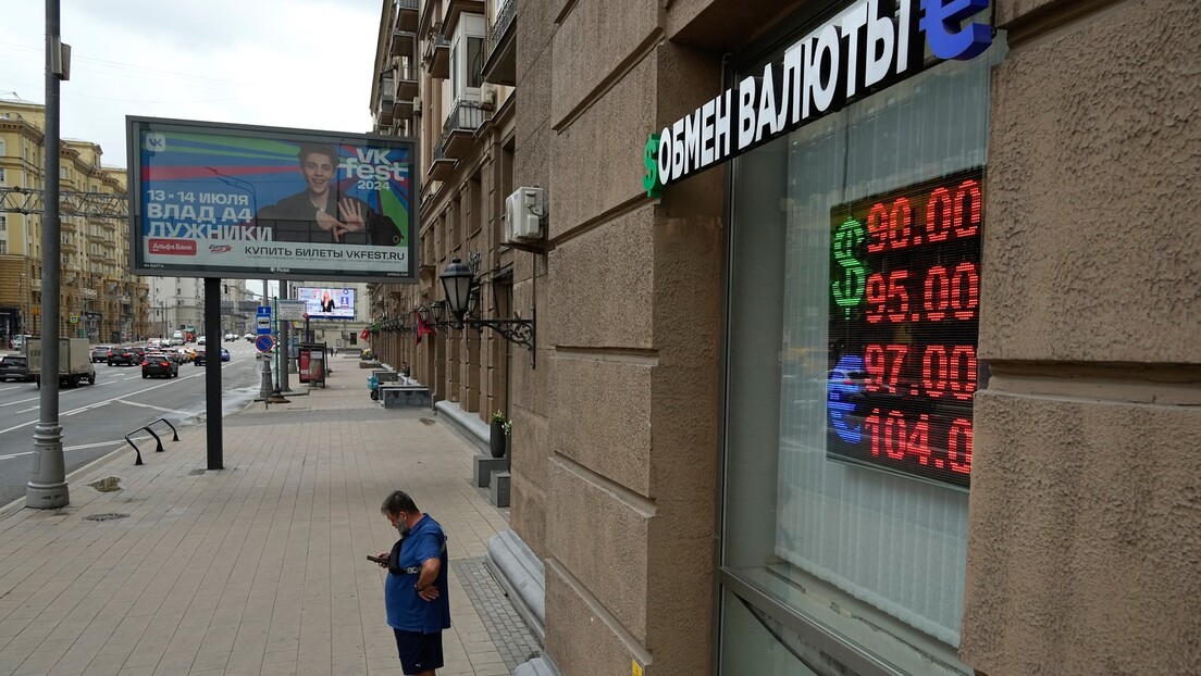 Велика Британија увела нове антируске санкције: На списку и Московска берза