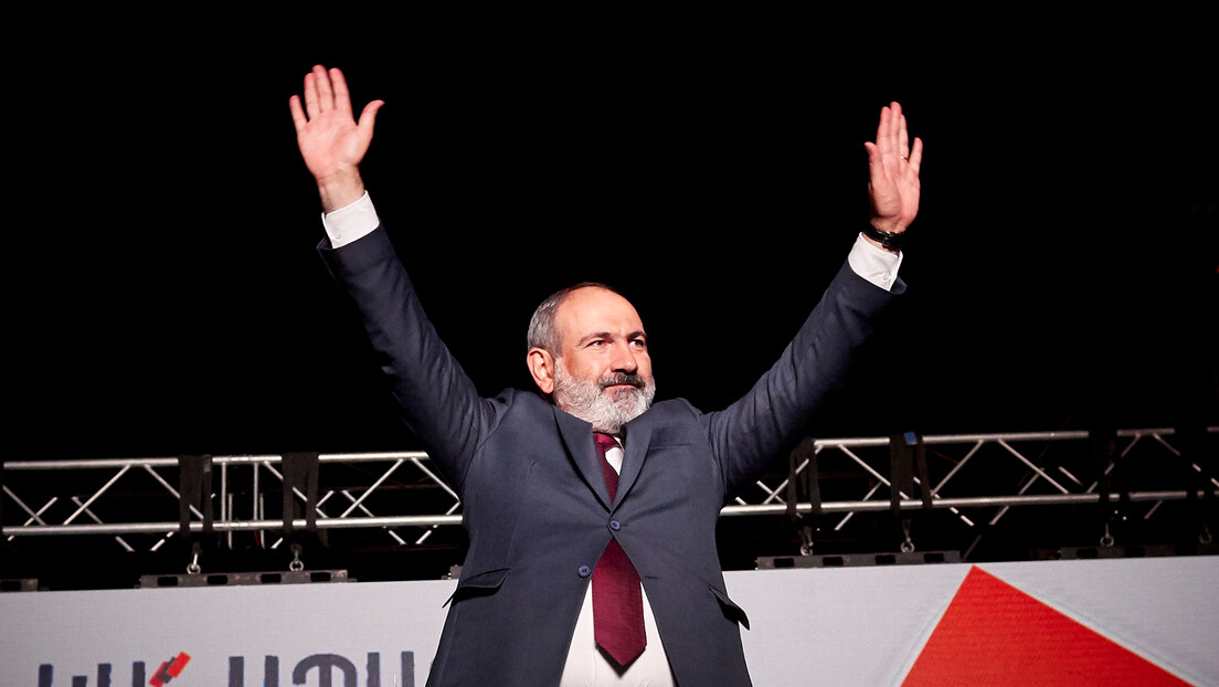 Ruski medij: Premijer Jermenije Pašinjan korača stopama Zelenskog