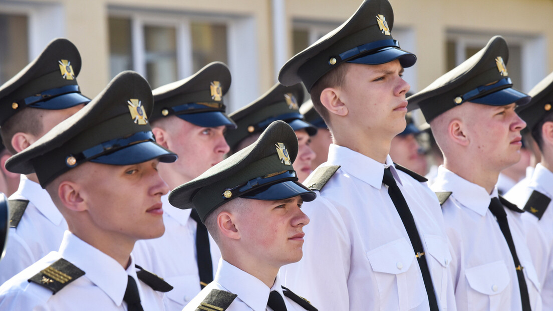 Ukrajina vraća vojnu obuku u škole i univerzitete