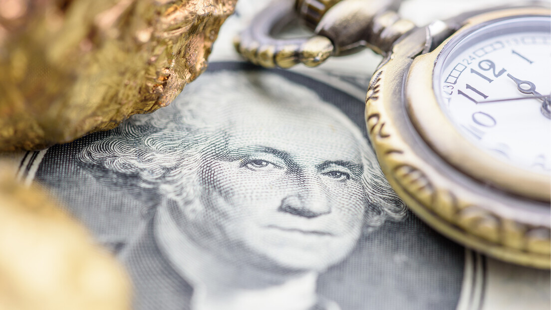 Američki dolar gubi trku: Zašto vodeće ekonomije povećavaju zalihe zlata