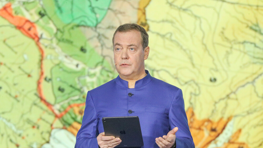 И сад као некада, Русија се бори против фашизма – Медведев поручио: Заштитићемо отаџбину