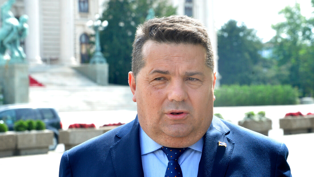 Srpska vraća "Bože pravde" i grb Nemanjića