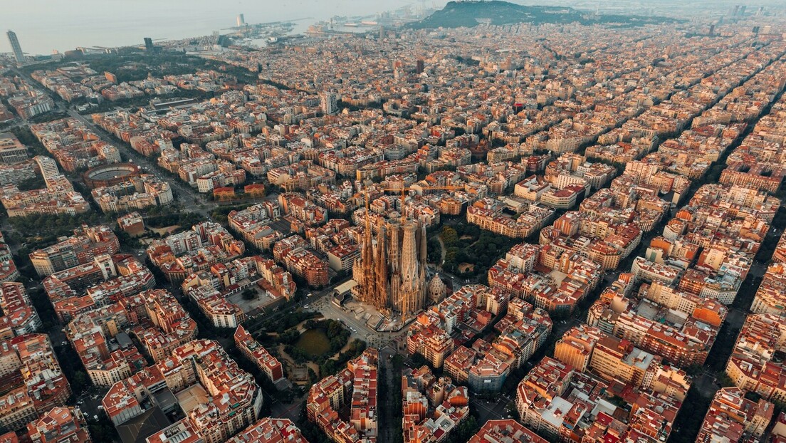 Barselona uvodi zabranu za Airbnb, gradonačelnik najavio borbu protiv masovnog turizma