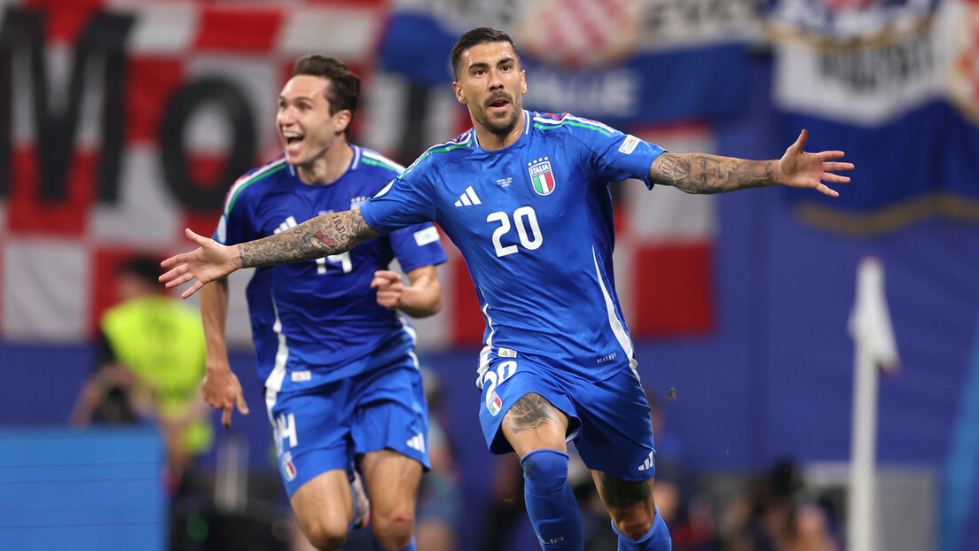 Италија одбранила друго место у групи, Хрватску секунде делиле од осмине финала