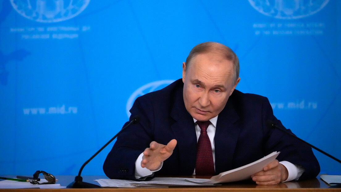 Putin: Naš mirovni predlog može da okonča sukob u Ukrajini