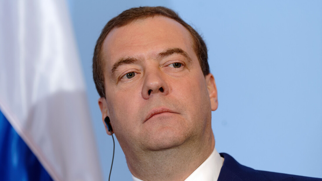 Upozorenje Medvedeva: Svet je došao do tačke posle koje nema povratka