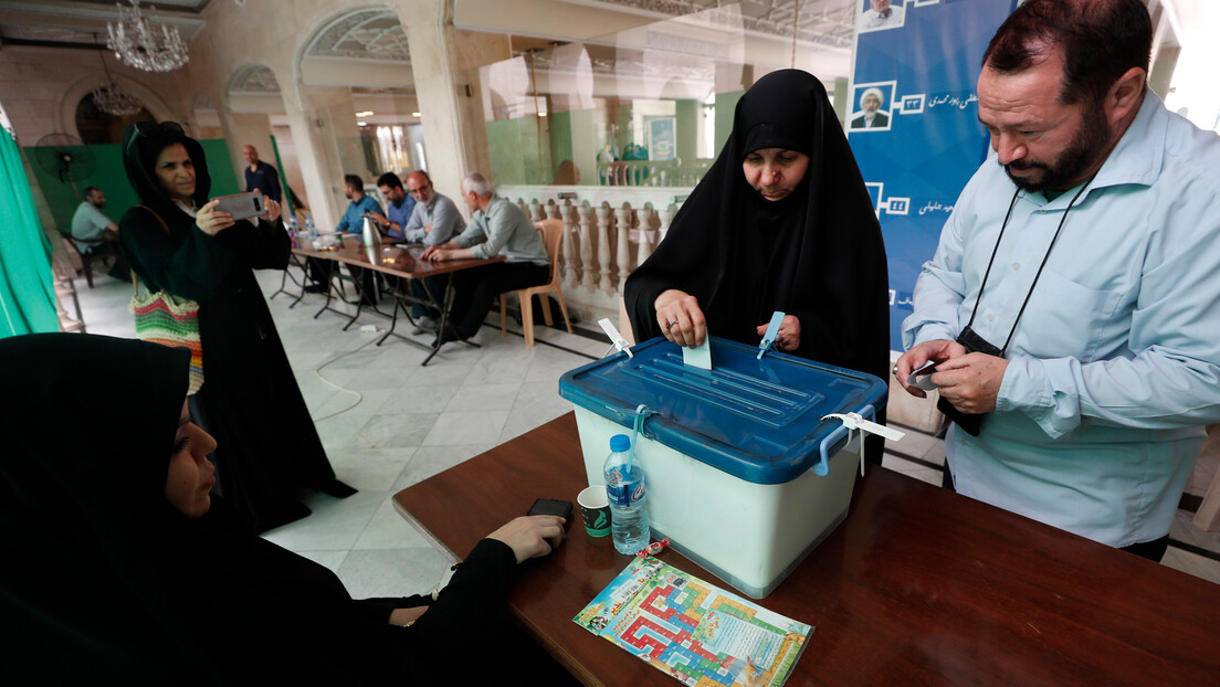 Избори у Ирану: Нико није освојио половину гласова, иде се у други круг