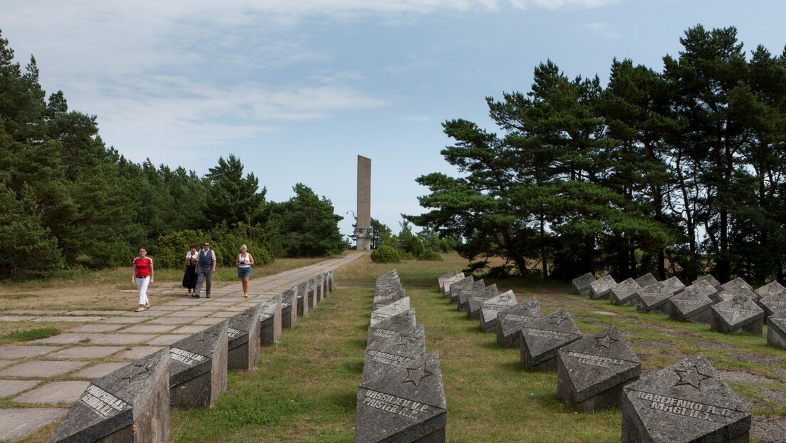 Естонија почела да уклања гробове погинулих совјетских војника