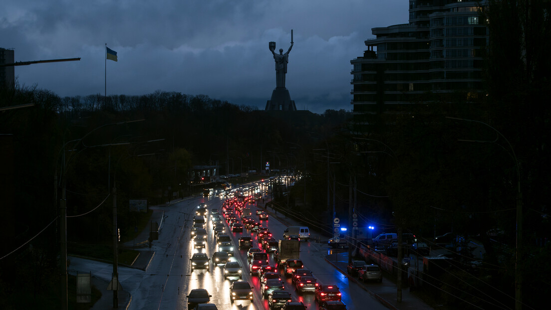 Ukrajina u mraku: Bez električne energije ostalo 100.000 ljudi