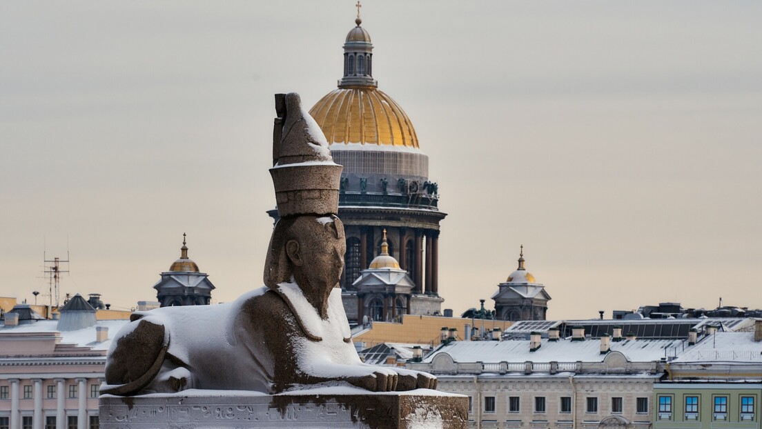 Сфинге у Санкт Петербургу: Камени дивови који спроводе у дело проклетство египатског фараона