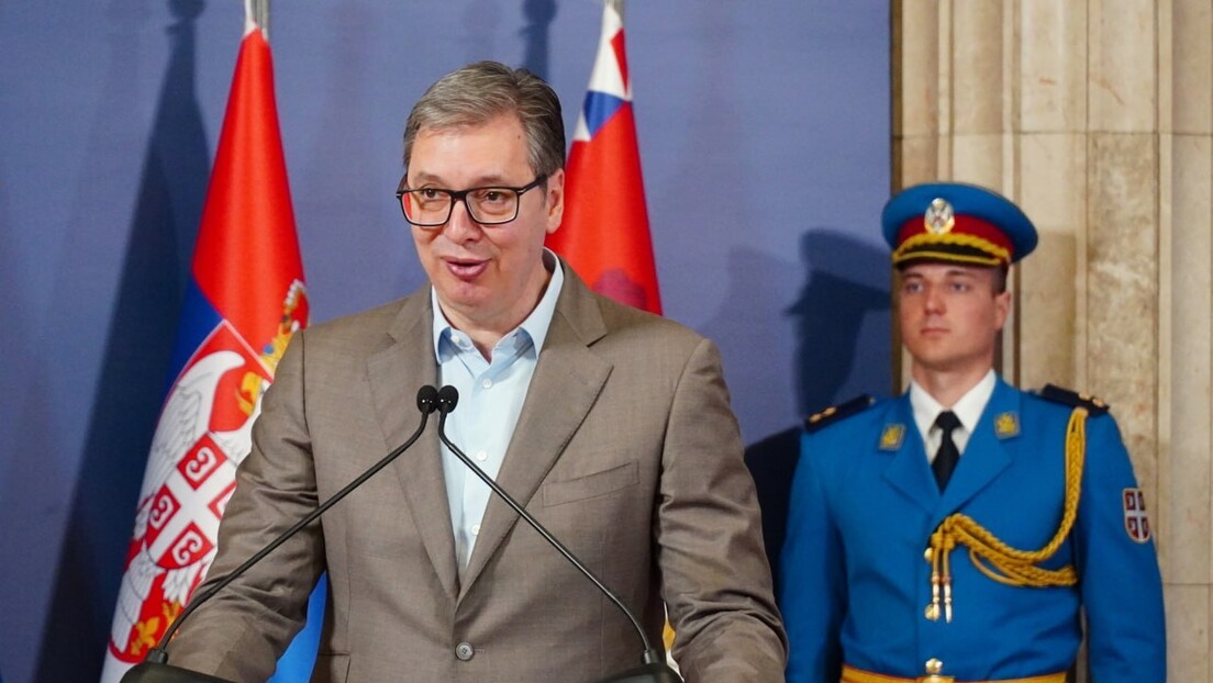 Vučić: Sastaću se s Makronom i Ruteom; Srbija neće rat