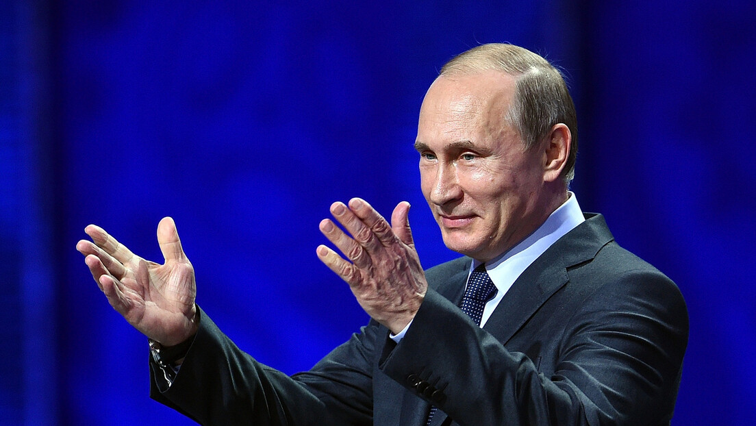 Путин отворио деоницу ауто-пута: Поуздани путеви су један од главних услова за раст економије
