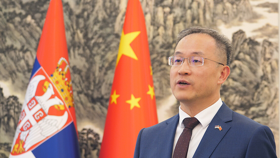 Вулин са амбасадором Кине: Србију и Кину везује челично пријатељство и узајамно разумевање