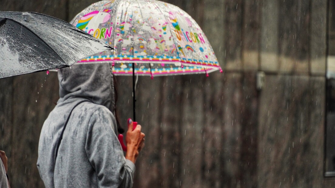Kiša se sručila na Beograd, ponovo se oglasio RHMZ: Prestanak padavina u prestonici