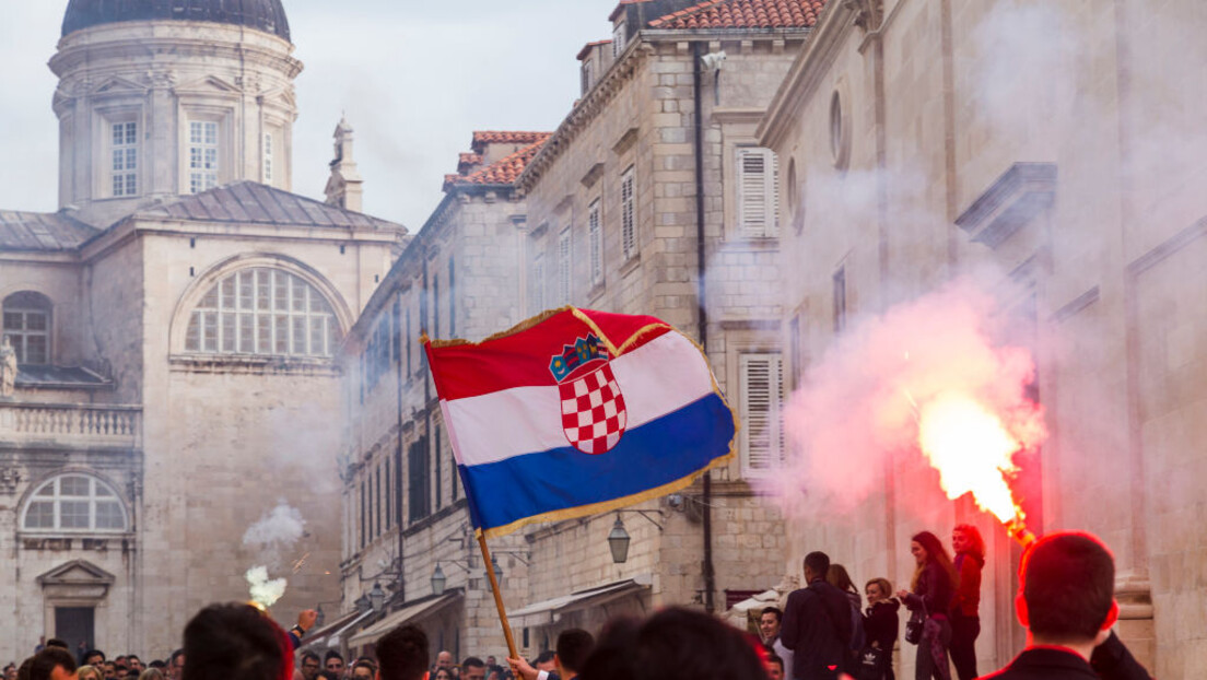Ustaški poklič gradonačelnika Dubrovnika: "Bog i Hrvati i za dom spremni"