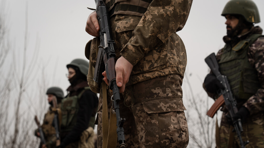 Бивши украјински потпуковник: Све више људи бежи из Украјине због новог закона о мобилизацији