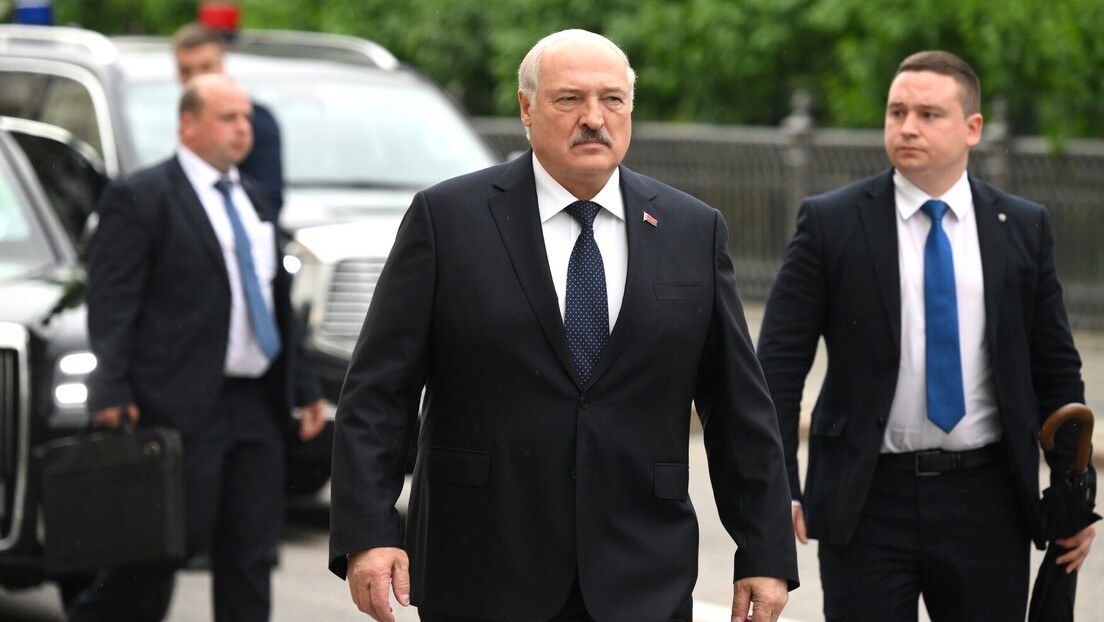 Лукашенко стигао у Русију на састанак с Путином