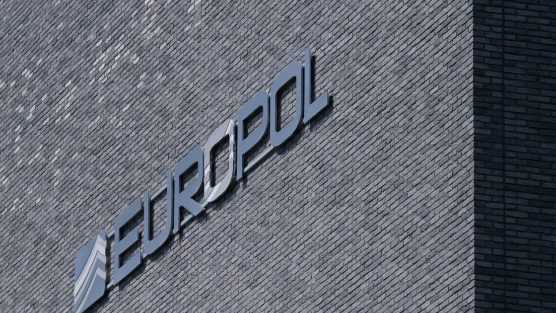 Политико: Европол под истрагом због запошљавања функционера без довољно година искуства