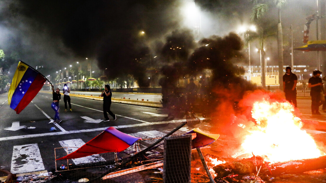 Lažnim anketama na Madura: Kako Amerika "boji" još jednu revoluciju?