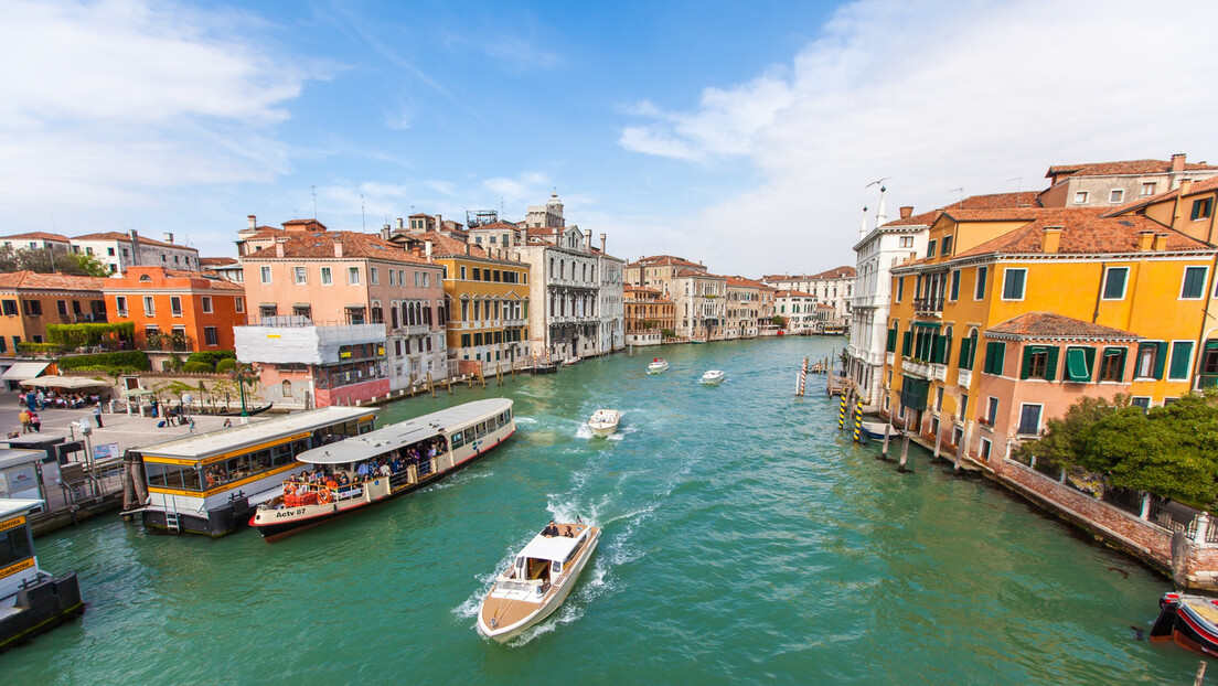 Venecija uvodi još jedno pravilno za turiste, u nadi da će se smanjiti gužve u gradu