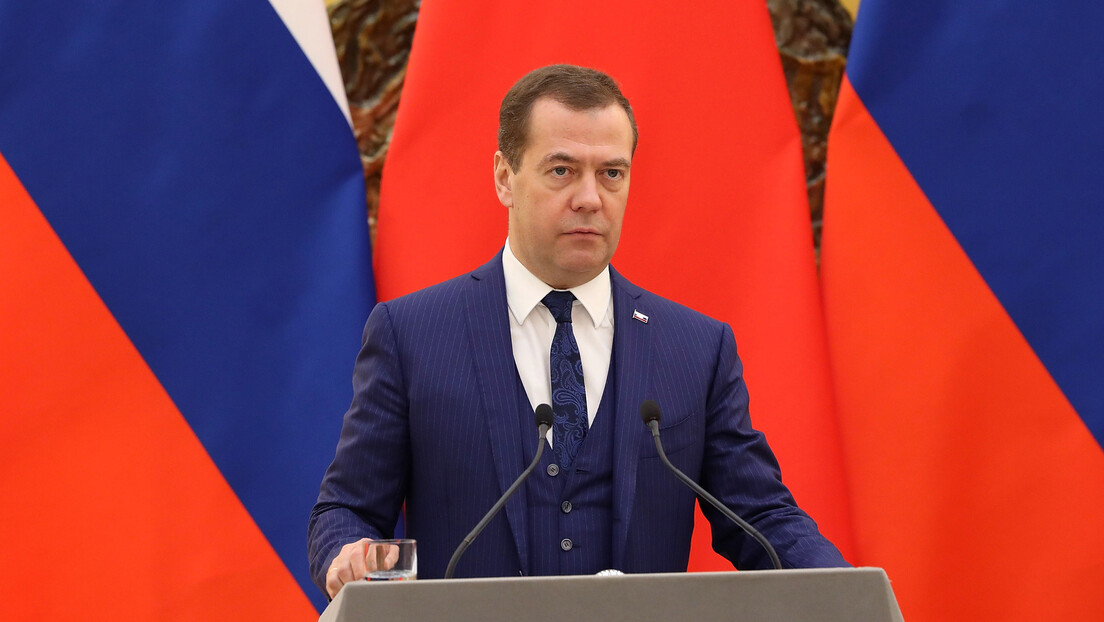 Medvedev: Rat je jedini put ka miru na Bliskom istoku