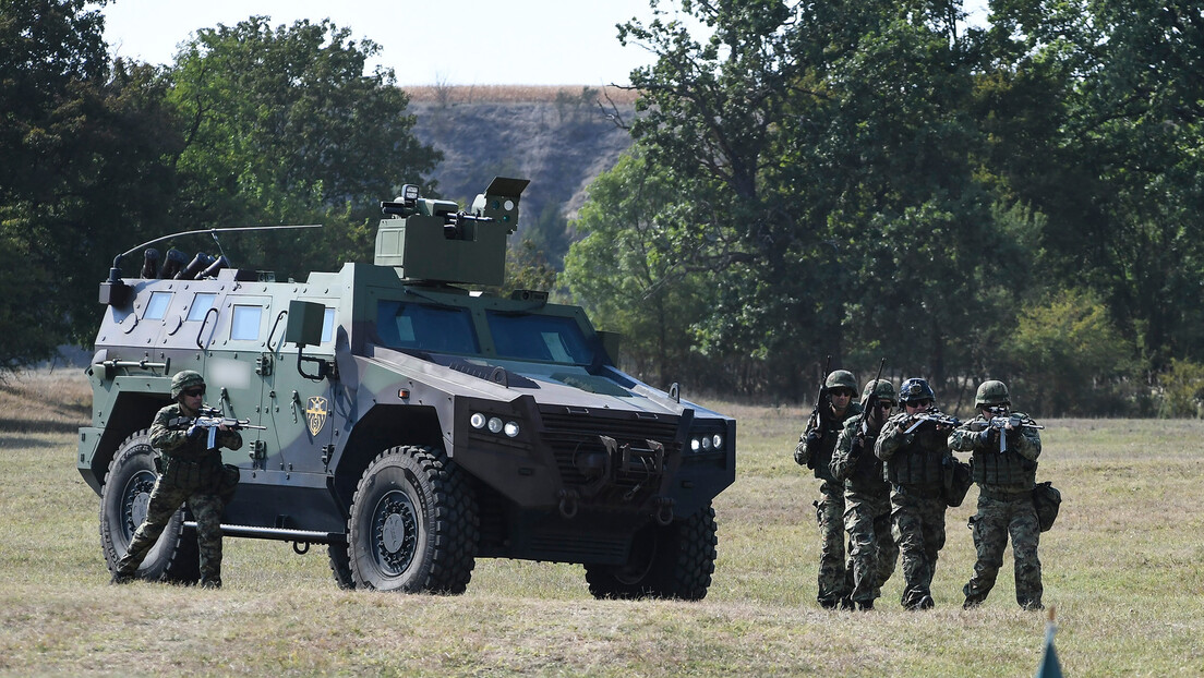 Ватрена тактичка обука војне полиције: Митраљези, борбена возила и провера обучености (ФОТО)