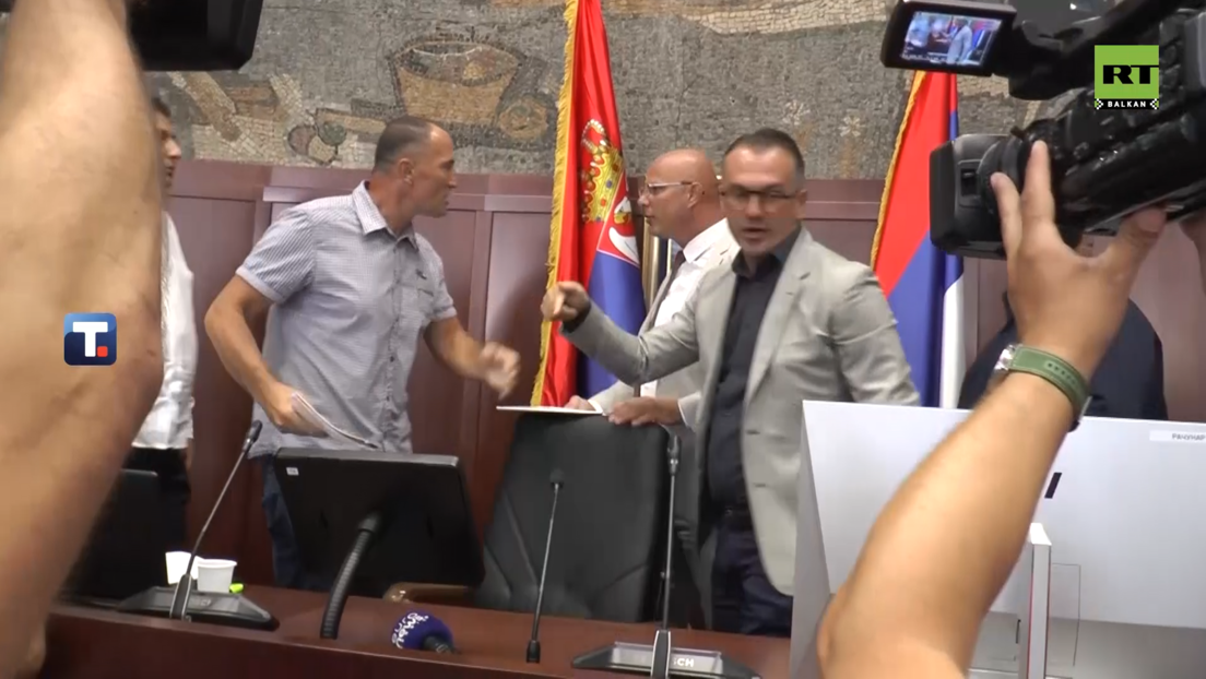 Okršaj u Čačku: Burno na sednici Skupštine, izabrano novo rukovodstvo (VIDEO)