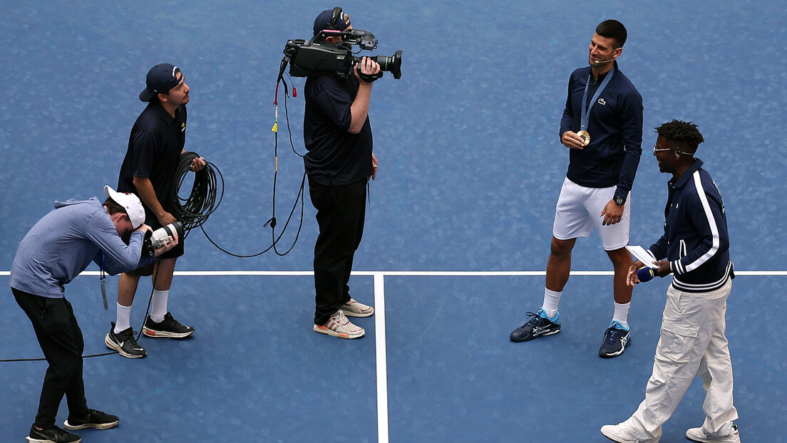 Novak se ne odvaja od olimpijskog zlata – i Alkaraz je (ponovo) gledao medalju na grudima Srbina